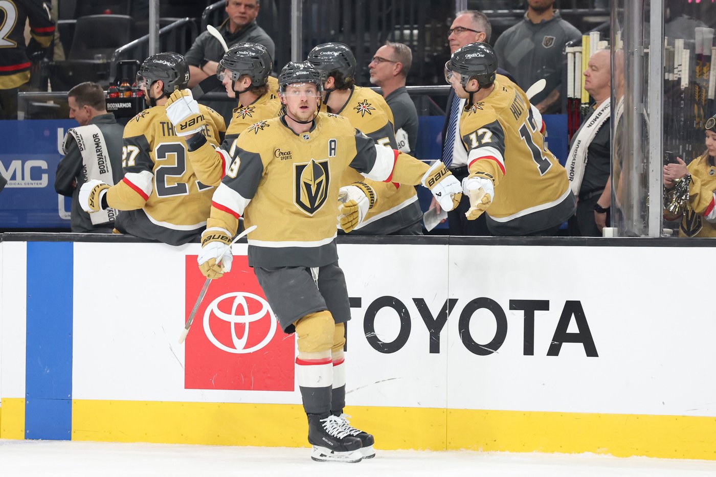 Golden Knights dominate Kings 4-1 with early scoring blitz | iNFOnews.ca