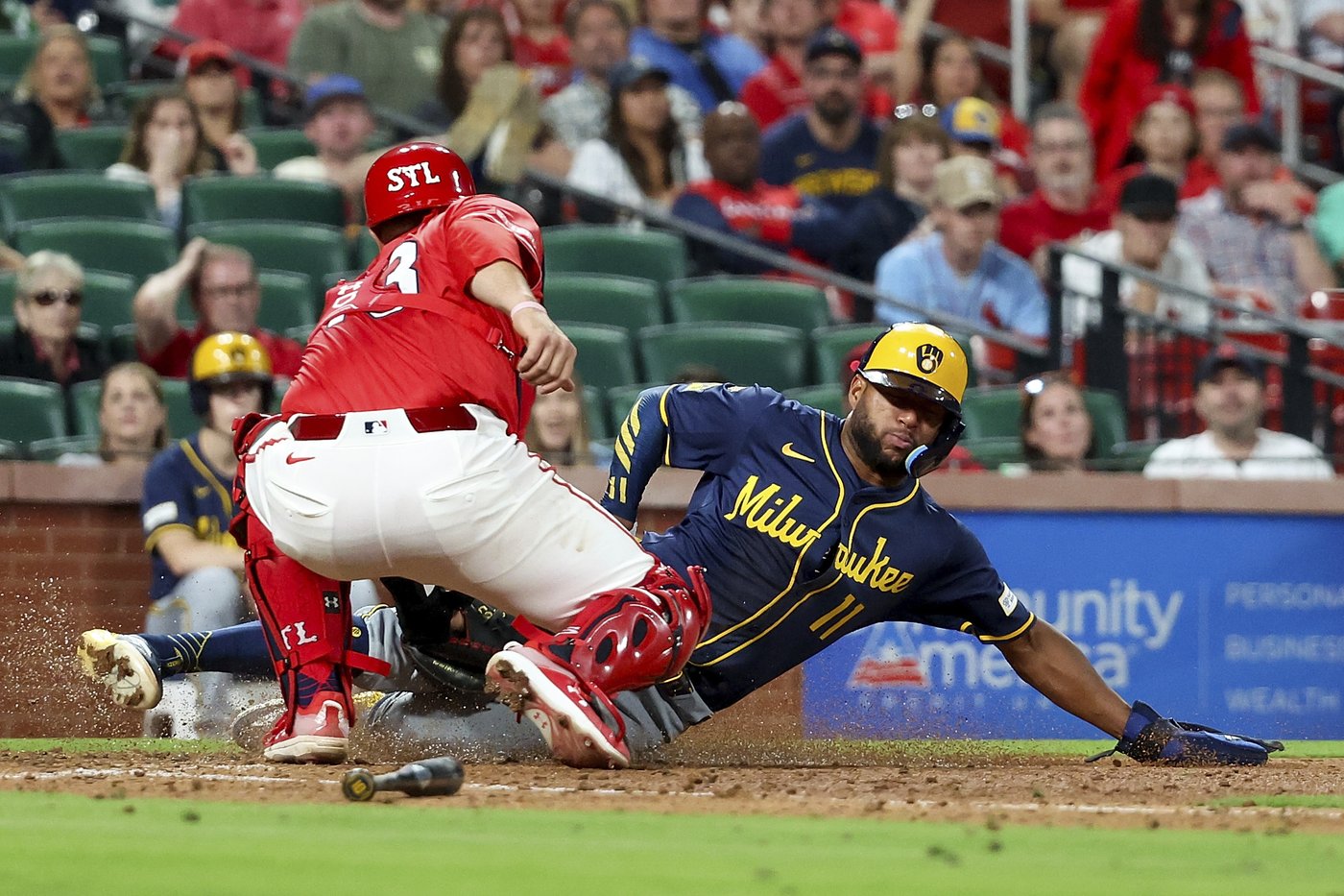 Arenado's walk-off home run lifts Cardinals over Brewers 6-5 after blown 5-0 lead | iNFOnews.ca Arenado's walk-off home run lifts Cardinals over Brewers 6-5 after blown 5-0 lead | iNFOnews.ca