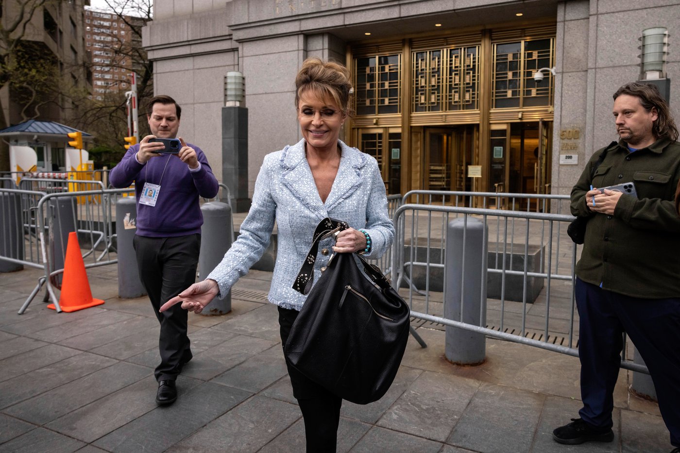Sarah Palin tells defamation trial jury that Times editorial 'kicked the oomph' out of her | iNFOnews.ca Sarah Palin tells defamation trial jury that Times editorial 'kicked the oomph' out of her | iNFOnews.ca