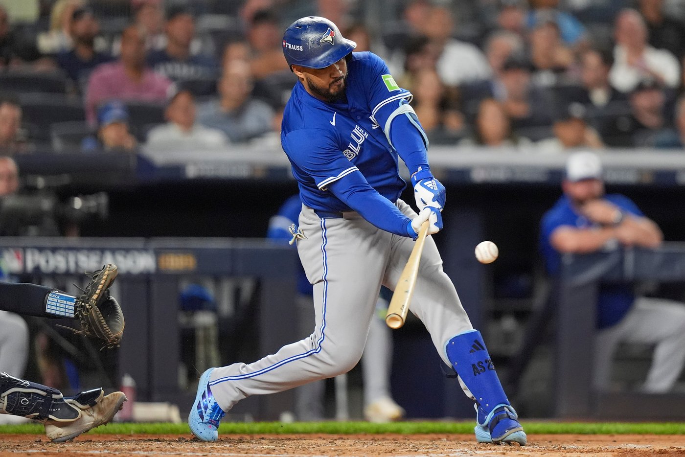 Blue Jays' Anthony Santander to miss much of the season with a shoulder injury | iNFOnews.ca