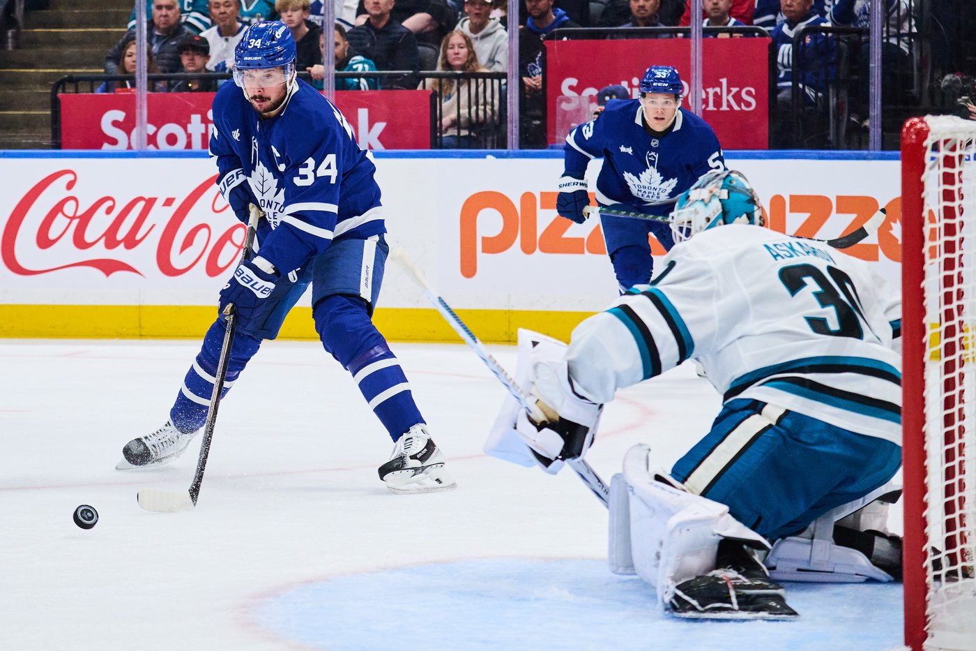 Gavin McKenna scores winner, Maple Leafs top Sharks 3-1 to snap three-game slide | iNFOnews.ca Gavin McKenna scores winner, Maple Leafs top Sharks 3-1 to snap three-game slide | iNFOnews.ca