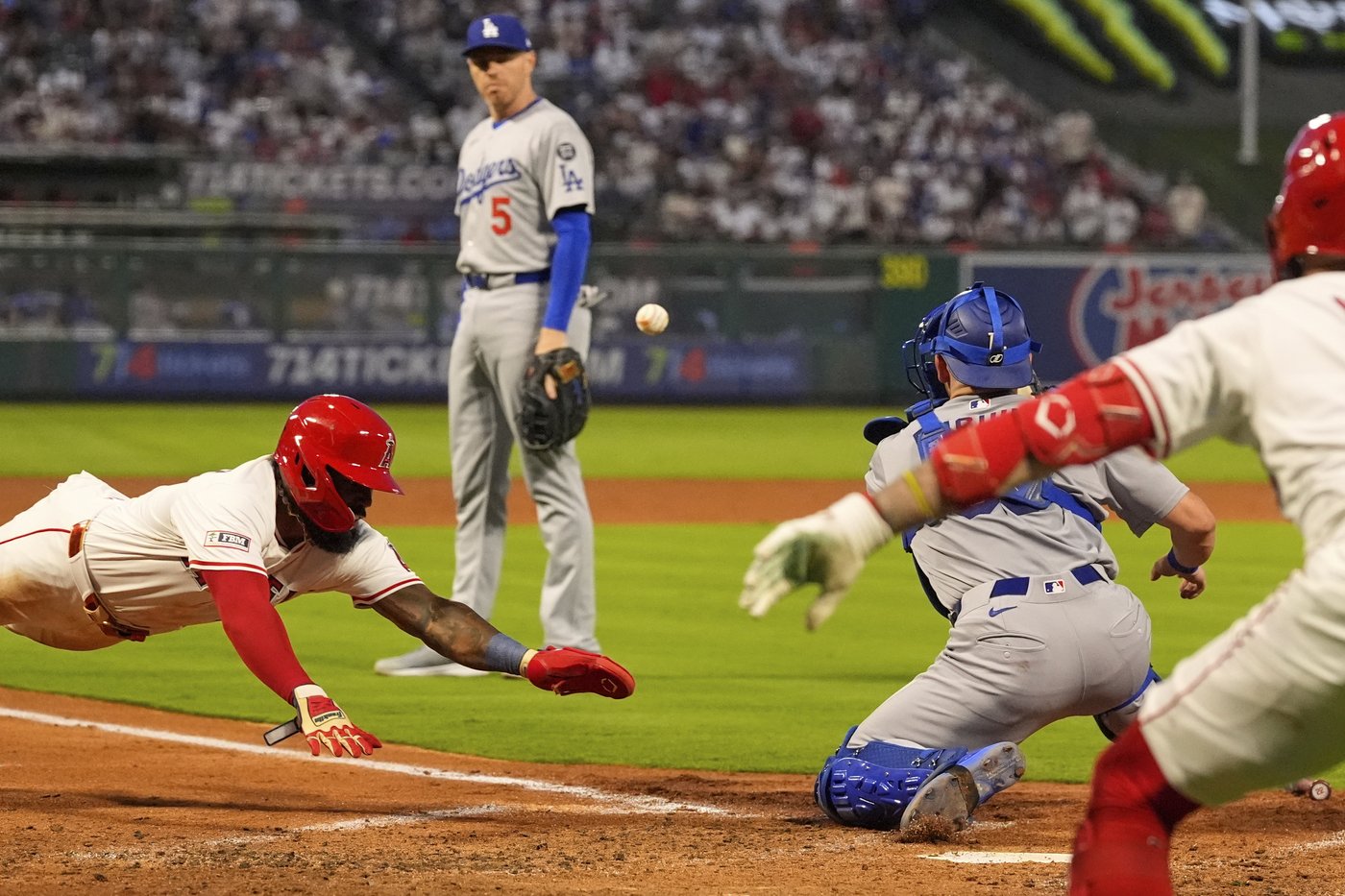 Shohei Ohtani lines into triple play and later homers, but Angels rally to beat Dodgers 7-6 in 10 | iNFOnews.ca