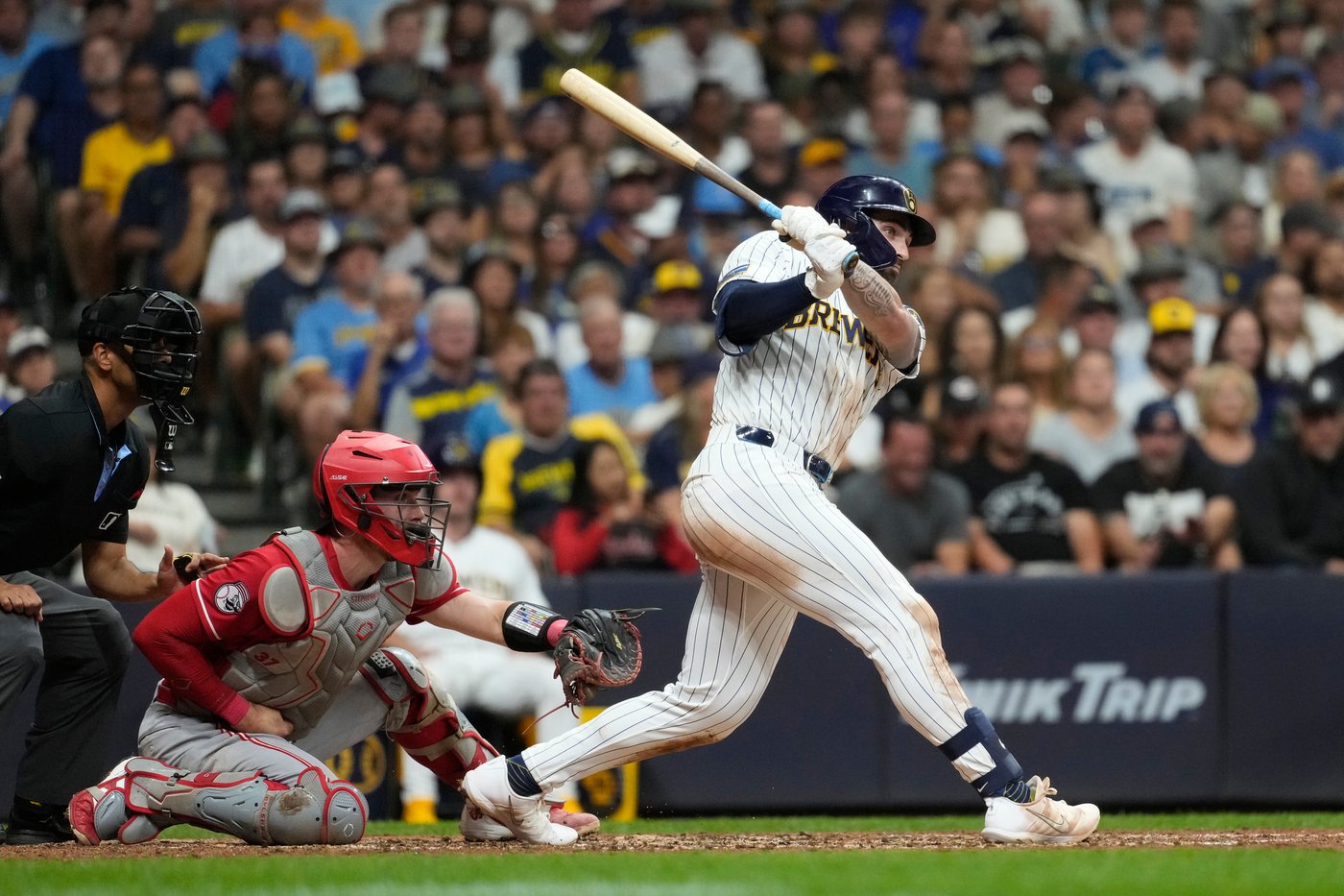 Brewers pour it on early as Garrett Mitchell leads the way in 13-9 victory over the Reds | iNFOnews.ca Brewers pour it on early as Garrett Mitchell leads the way in 13-9 victory over the Reds | iNFOnews.ca