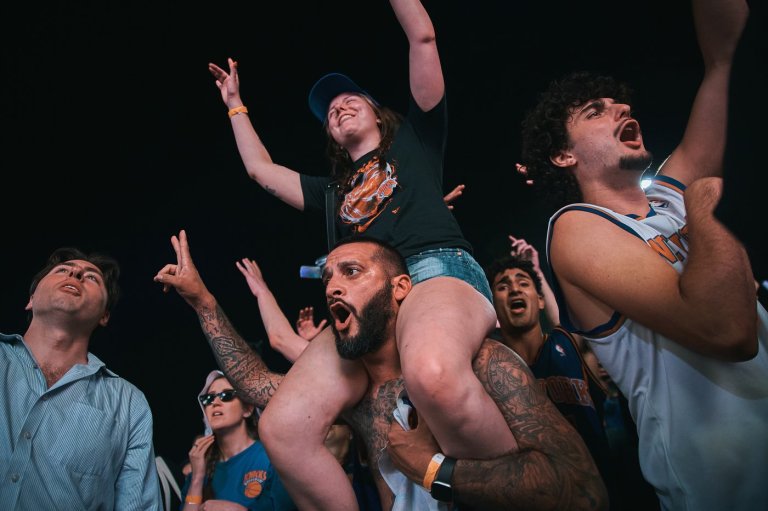 Knicks' long-awaited championship brings 'camaraderie and craziness' to NYC. Fans hope it continues | iNFOnews.ca