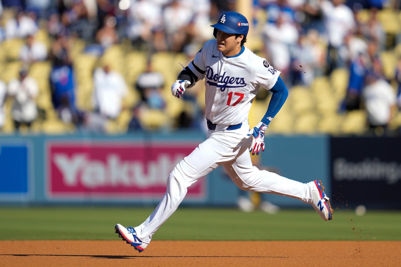 Dodgers near repeat World Series trip, beat Brewers 3-1 behind Glasnow, Edman for 3-0 NLCS lead | iNFOnews.ca