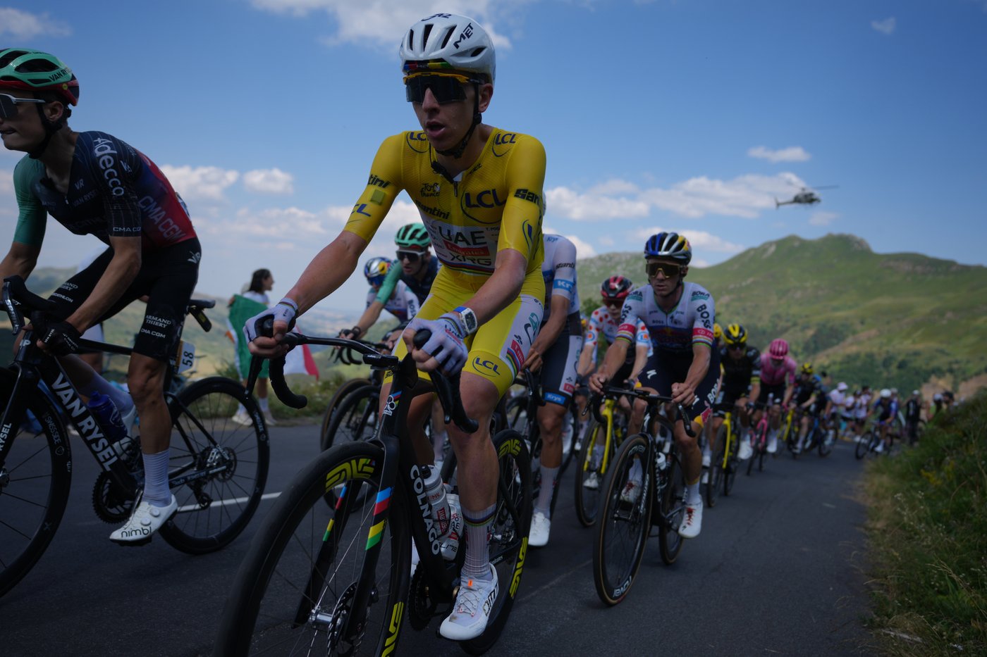 Pogačar powers to 3rd stage victory to demoralize rivals and extend Tour de France lead | iNFOnews.ca Pogačar powers to 3rd stage victory to demoralize rivals and extend Tour de France lead | iNFOnews.ca