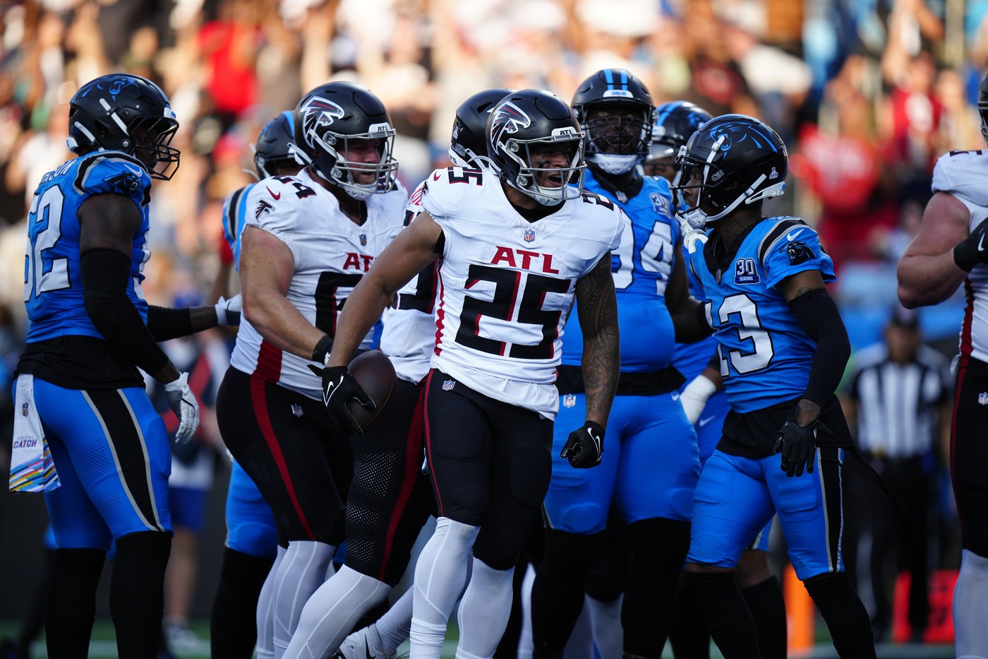 Bijan Robinson scores 2 TDs. Falcons beat Panthers 38-20 for 3rd straight victory vs. NFC South foe | iNFOnews.ca