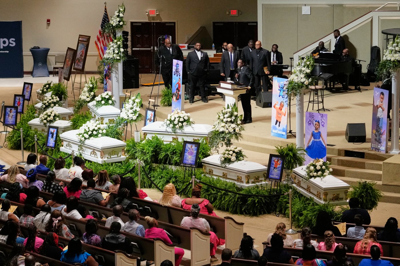 8 children killed in Louisiana mass shooting remembered at funeral | iNFOnews.ca