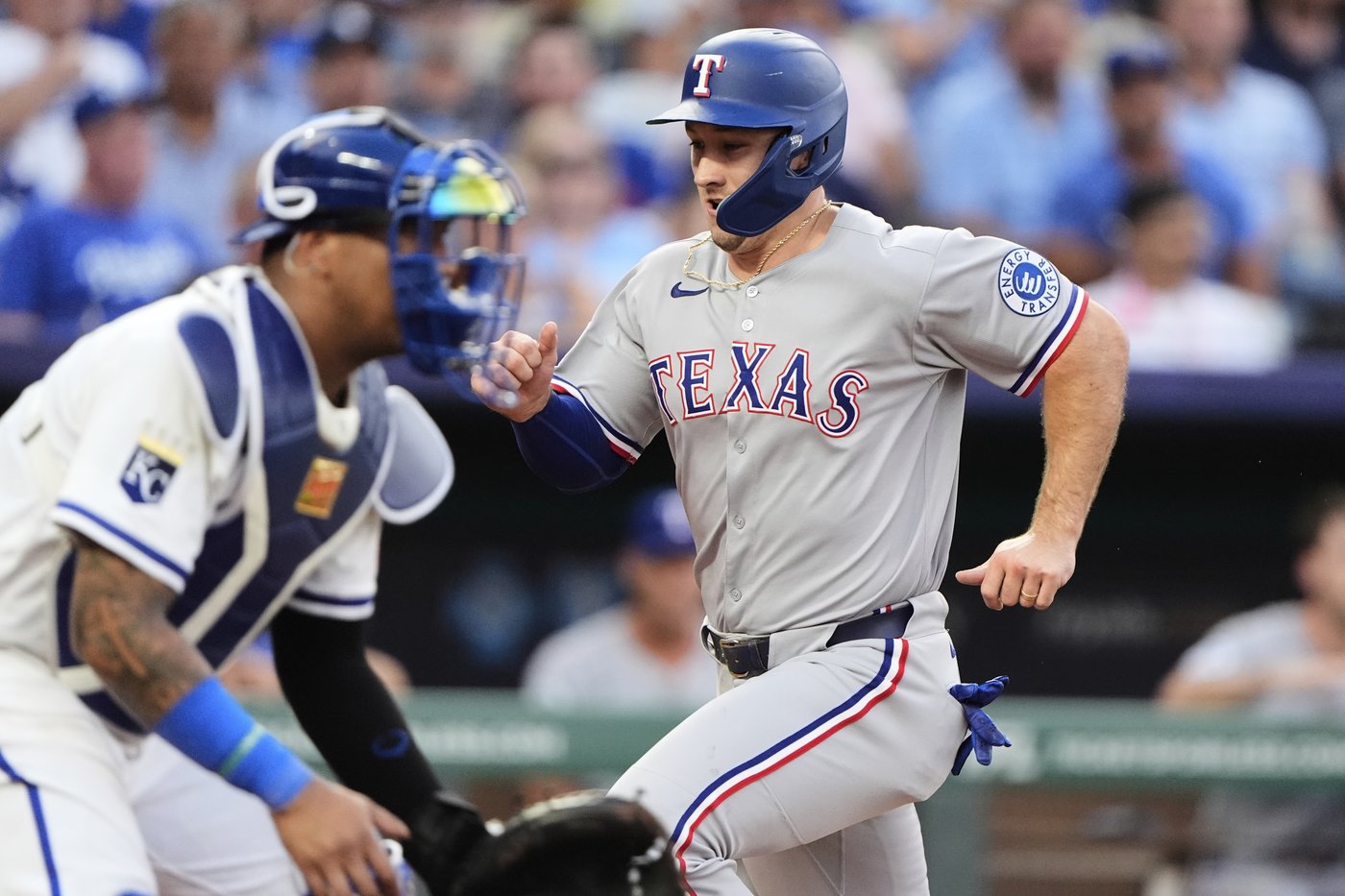 Kyle Higashioka has a 3-run double in the 9th to help the Rangers beat the Royals 6-3 | iNFOnews.ca