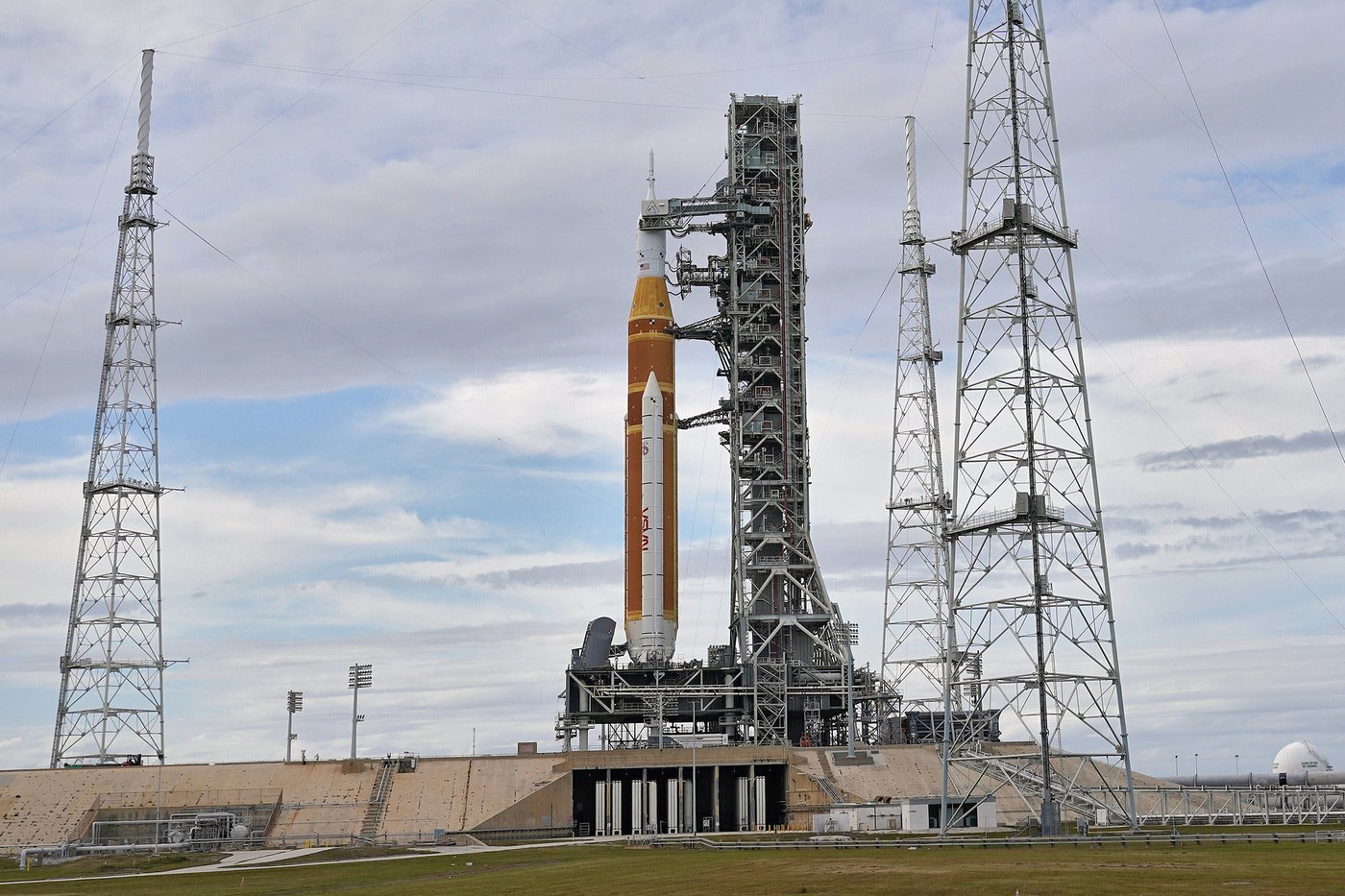 NASA begins a practice countdown for its first moonshot with astronauts in more than 50 years | iNFOnews.ca NASA begins a practice countdown for its first moonshot with astronauts in more than 50 years | iNFOnews.ca