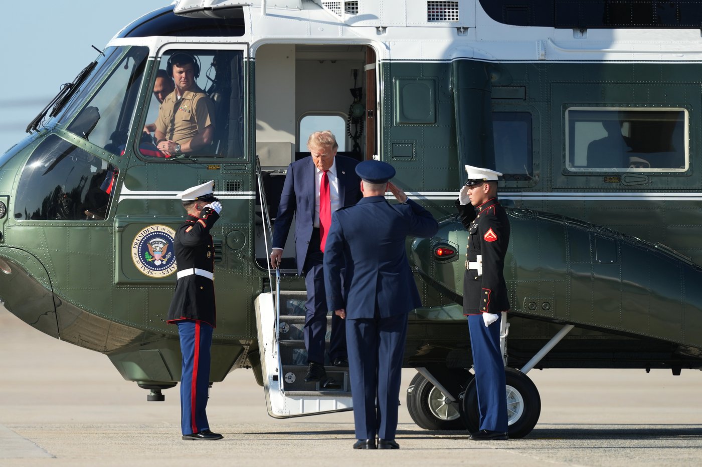 Trump inaugurates new White House helipad, but networks skip coverage during First Amendment fight | iNFOnews.ca