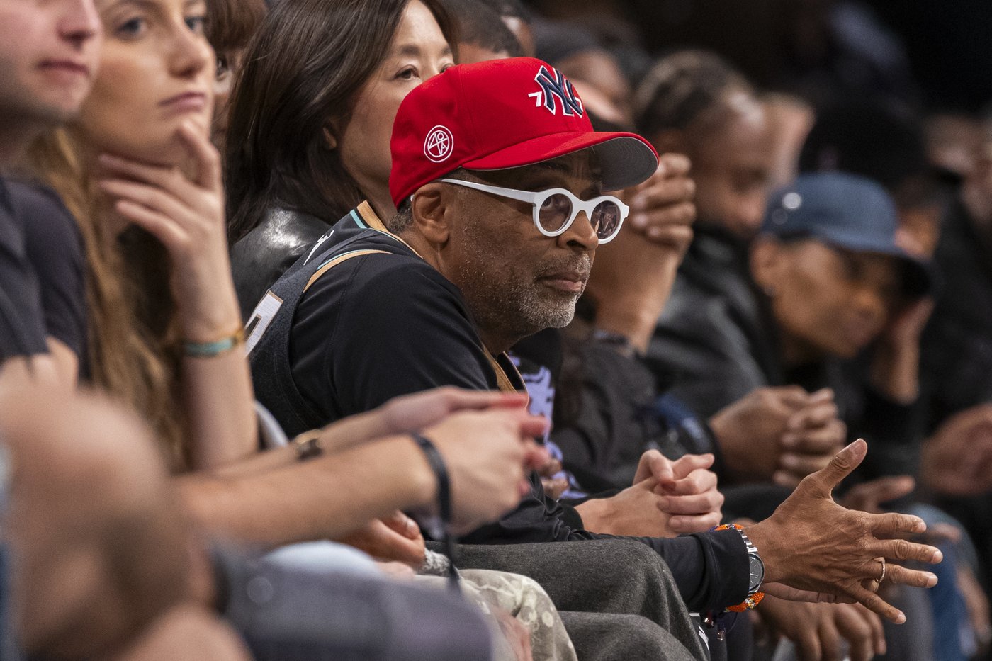 Basketball super fan Spike Lee takes in Liberty playoff game donning a Sabrina Ionescu jersey | iNFOnews.ca