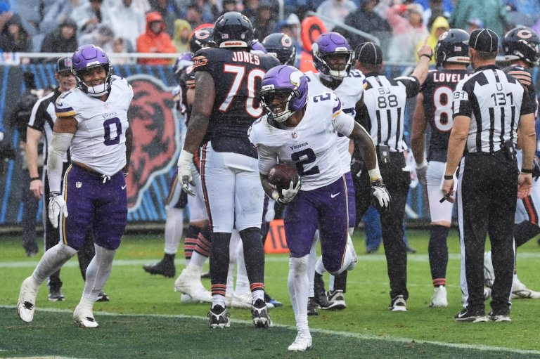 Vikings' defense is again well-connected and well-coached, at the direction of Brian Flores | iNFOnews.ca