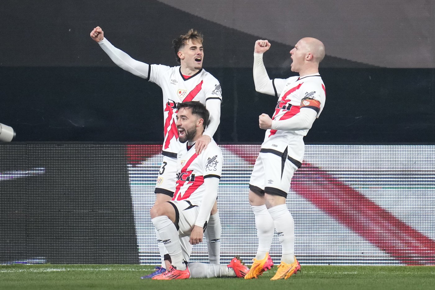 Real Madrid held to high-scoring draw at Rayo Vallecano in La Liga | iNFOnews.ca