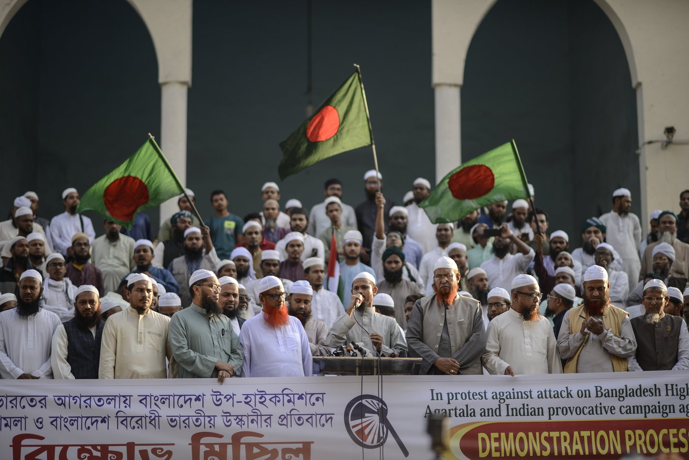 Bangladesh court defers Hindu leader's bail hearing as tensions with India spike | iNFOnews.ca Bangladesh court defers Hindu leader's bail hearing as tensions with India spike | iNFOnews.ca