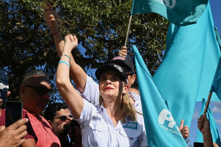 Costa Ricans vote on outgoing president's conservative populist program | iNFOnews.ca