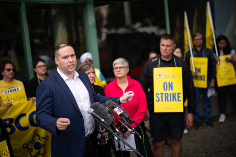 CP NewsAlert: Talks break off between B.C. government and public service union | iNFOnews.ca