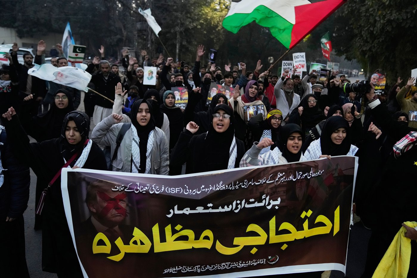 People rally around the world in support of protests in Iran, in photos | iNFOnews.ca