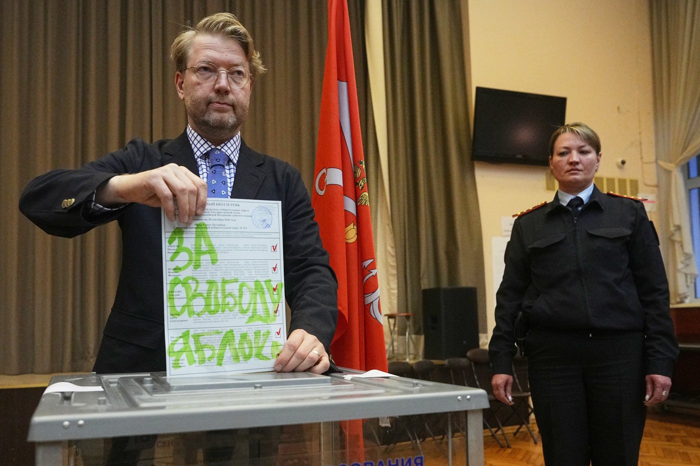 Early results show Russia's main Kremlin party dominating tightly controlled parliamentary vote | iNFOnews.ca