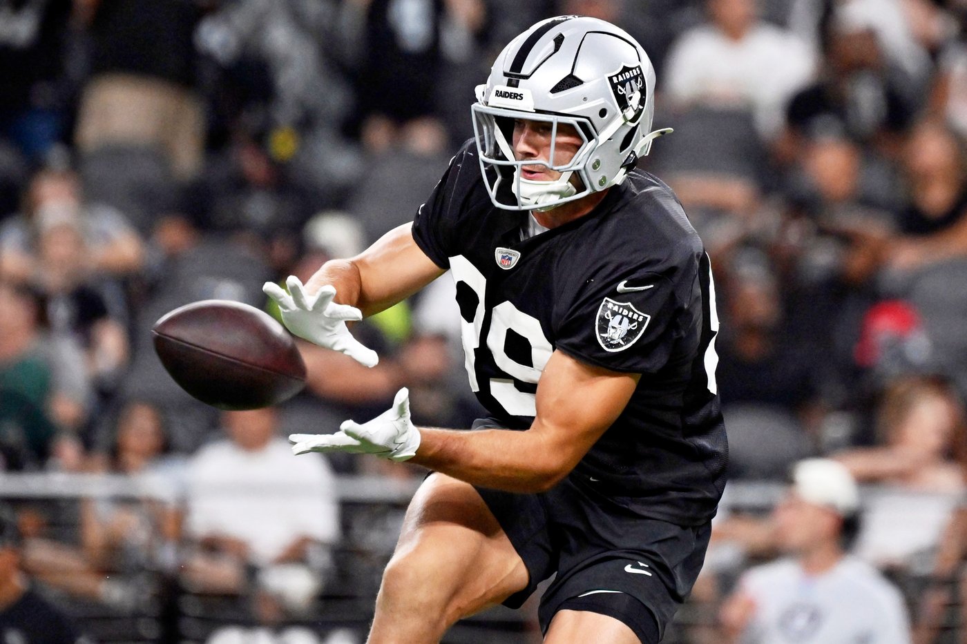Brock Bowers doubtful versus the Chargers as Raiders weigh a game-day decision | iNFOnews.ca