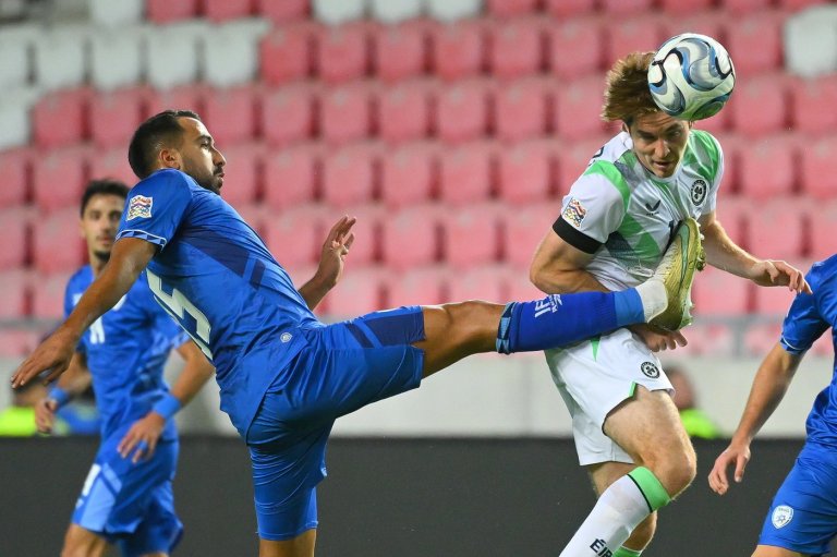 Ireland players wear black armbands and refrain from handshakes in soccer game against Israel | iNFOnews.ca