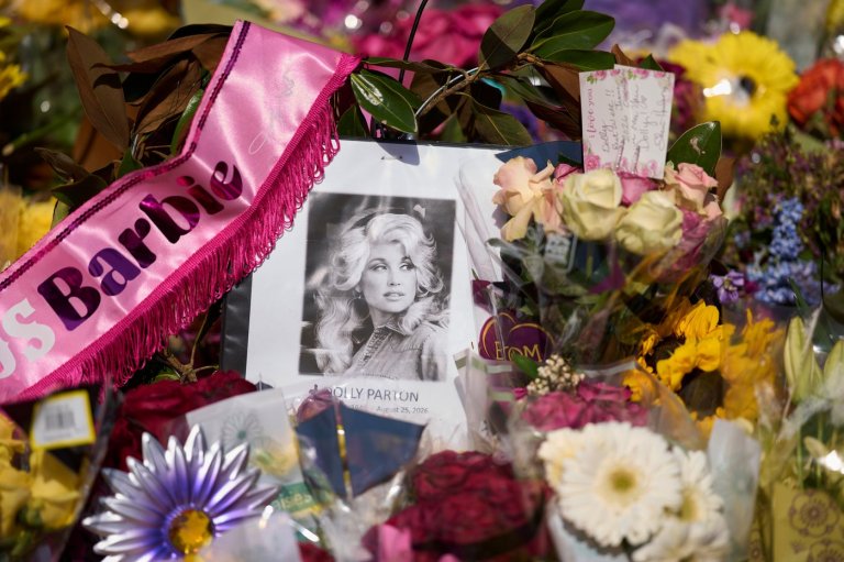 Dolly Parton streams skyrocket after her death, up 2,109% in the US and 1,280% globally | iNFOnews.ca