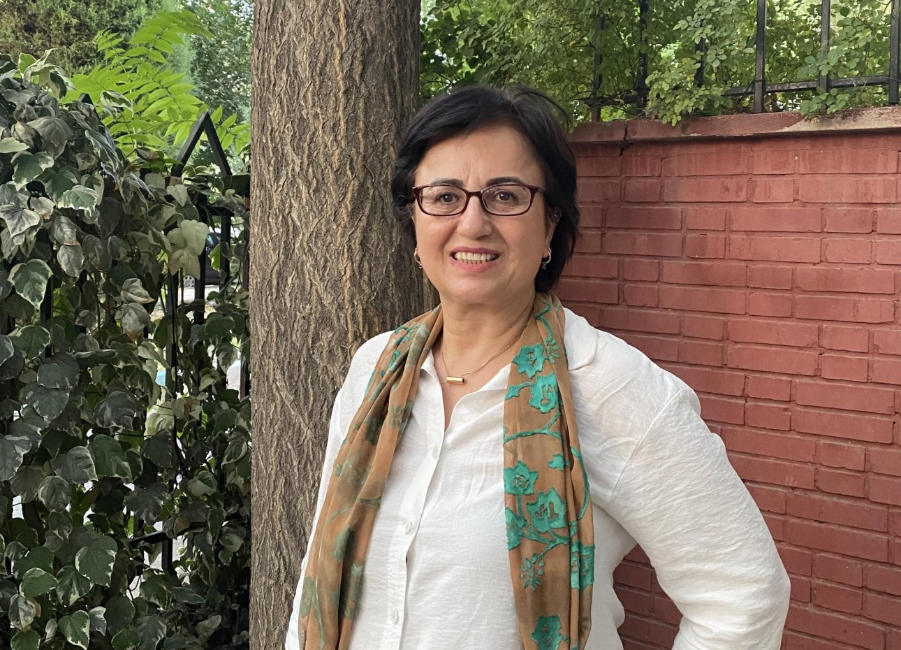 ‘Warm memories’: West Kelowna woman picking grape leaves for Iranian dolmeh