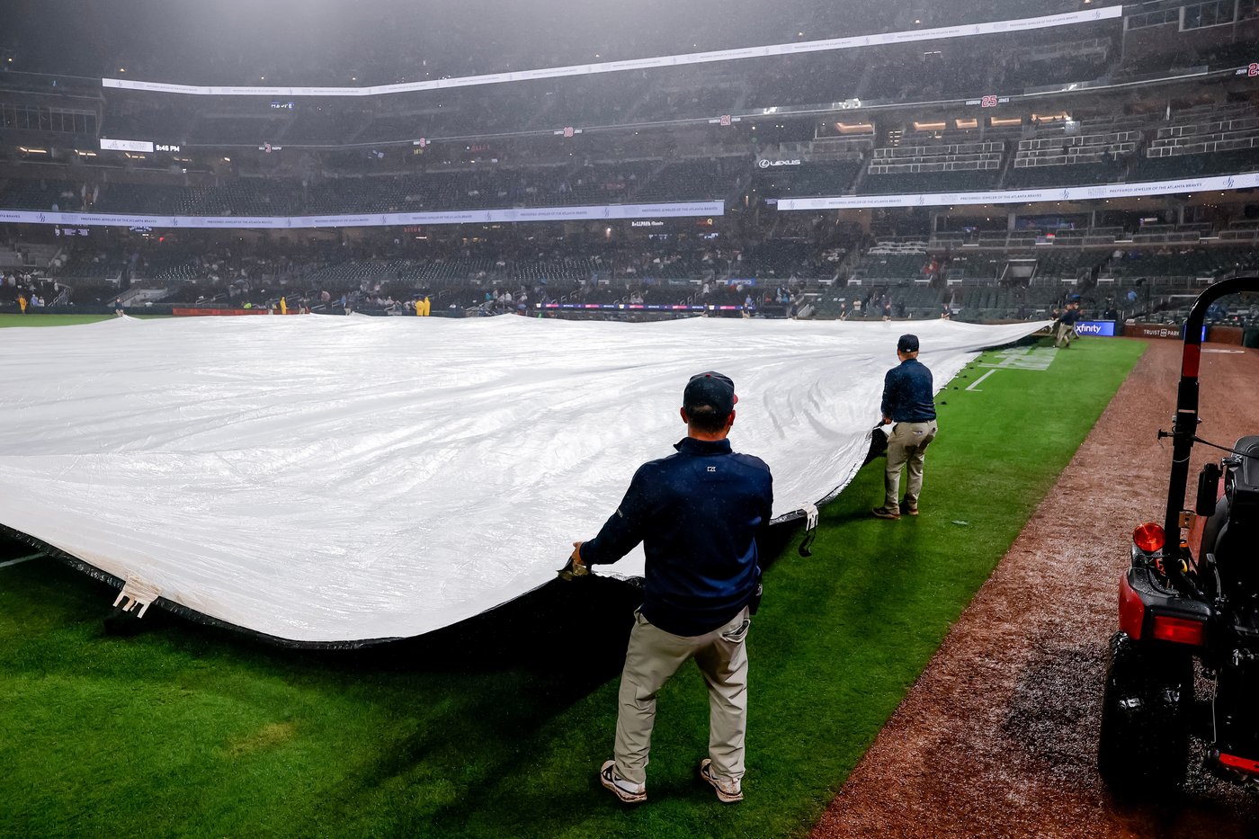 Giants-Braves series finale postponed by rain, rescheduled for Aug. 31 | iNFOnews.ca