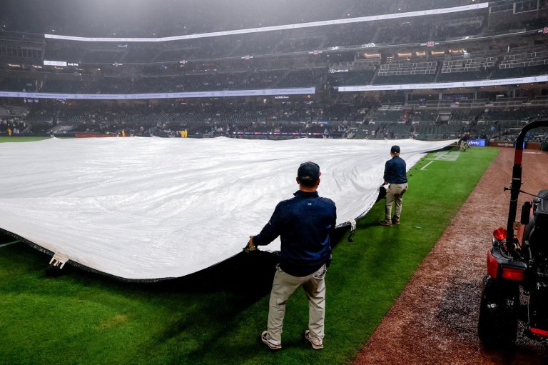 Braves-Giants game suspended by rain, to resume Wednesday at 2 p.m. with Giants up 3-2 | iNFOnews.ca