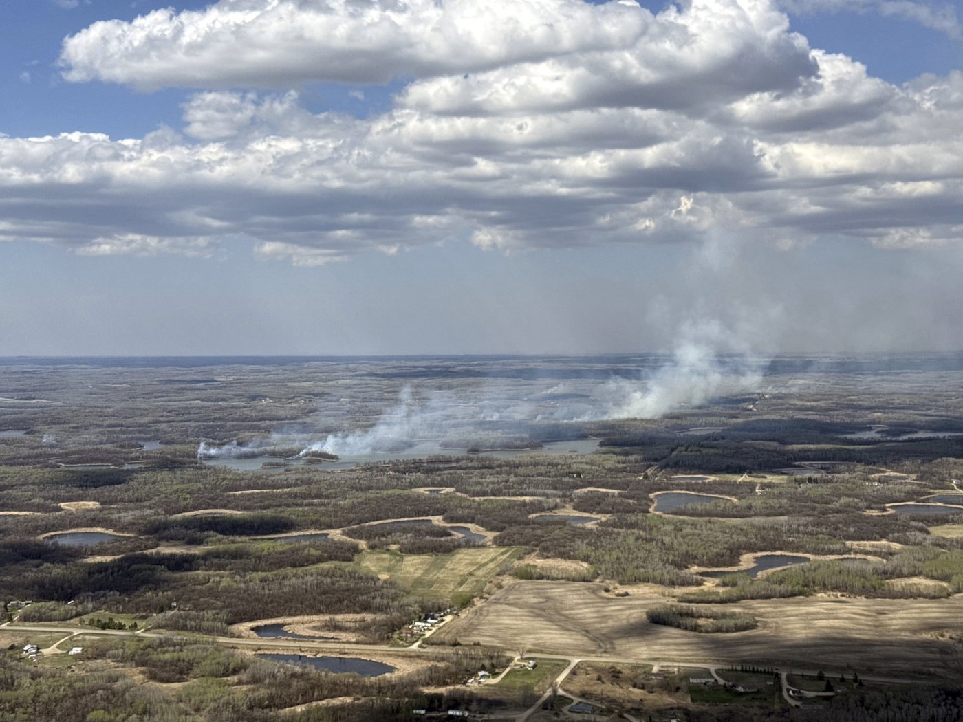 Wildfires burn thousands of acres on tribal lands in North Dakota | iNFOnews.ca Wildfires burn thousands of acres on tribal lands in North Dakota | iNFOnews.ca