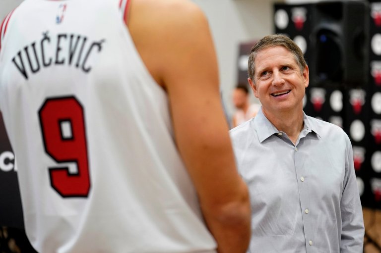 Bulls CEO Michael Reinsdorf says he wants coach Billy Donovan to remain in his job | iNFOnews.ca