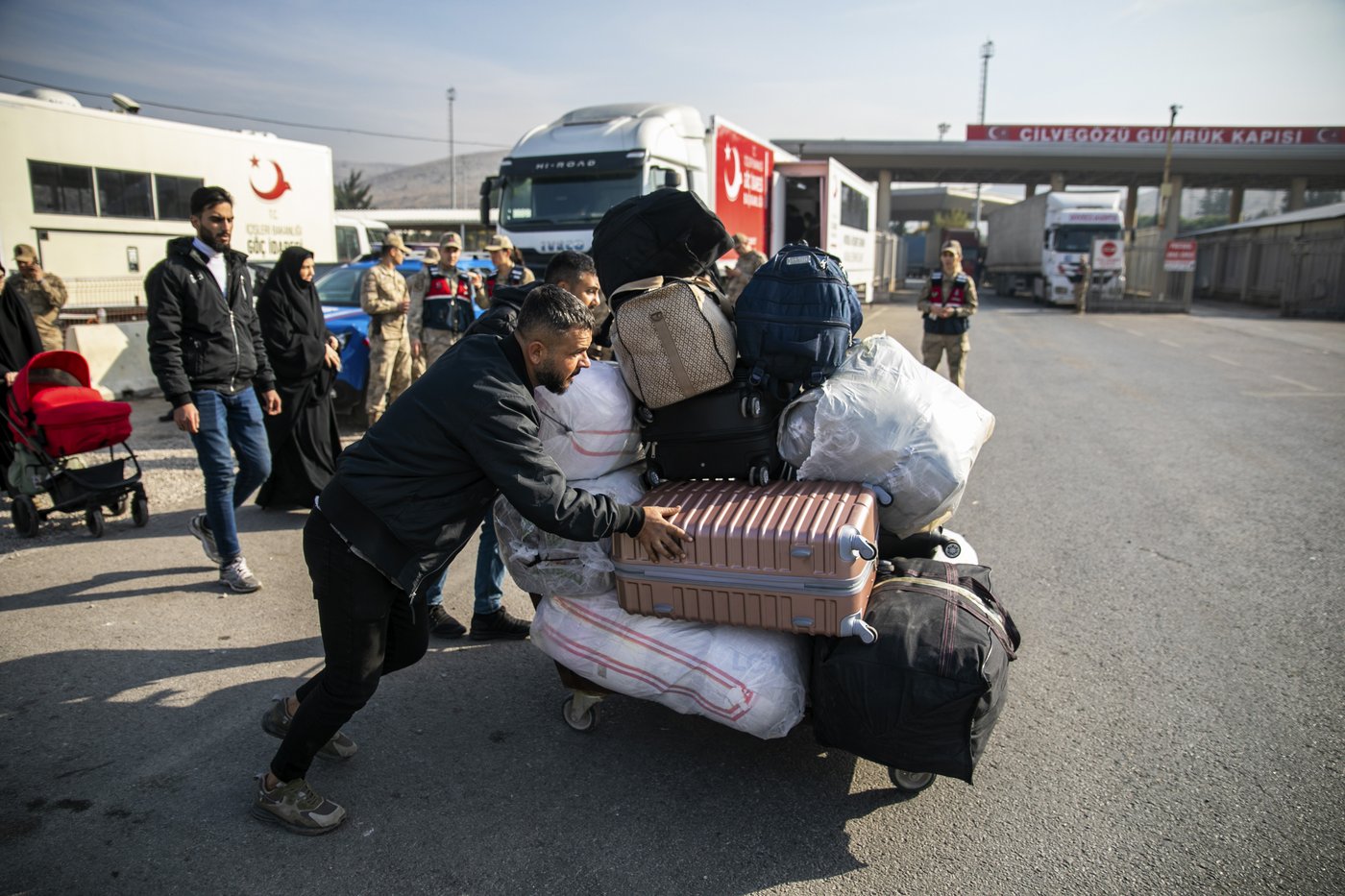The warm Turkish welcome for refugees is ending and Syrians are worried | iNFOnews.ca