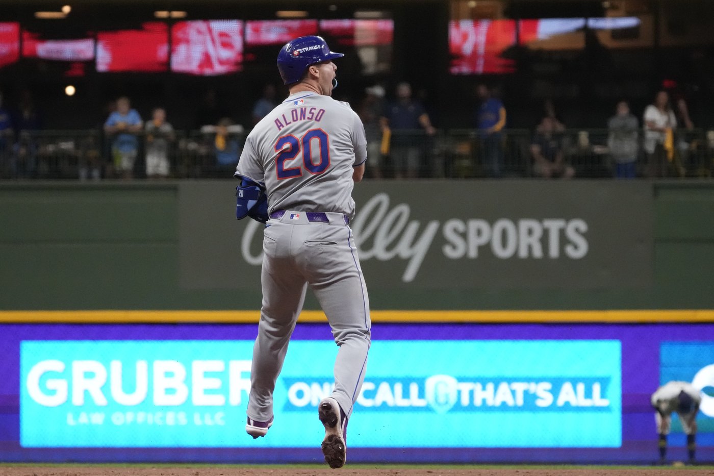 Alonso's night turns around with season-saving homer for Mets in 9th inning | iNFOnews.ca Alonso's night turns around with season-saving homer for Mets in 9th inning | iNFOnews.ca