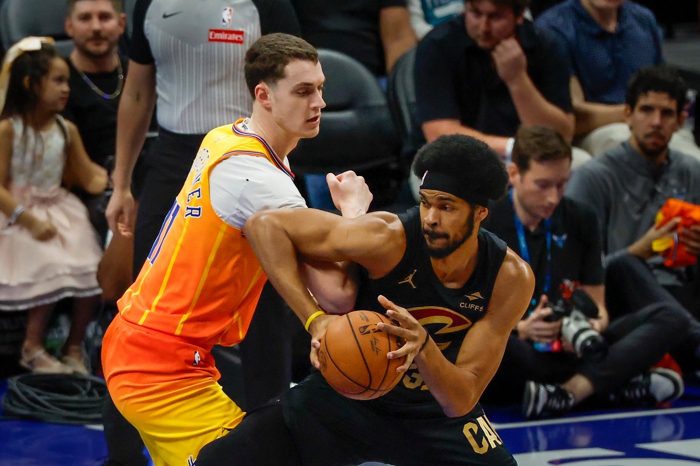 Donovan Mitchell scores 32 points as Cavaliers beat Hornets 118-113 for 7th straight victory | iNFOnews.ca