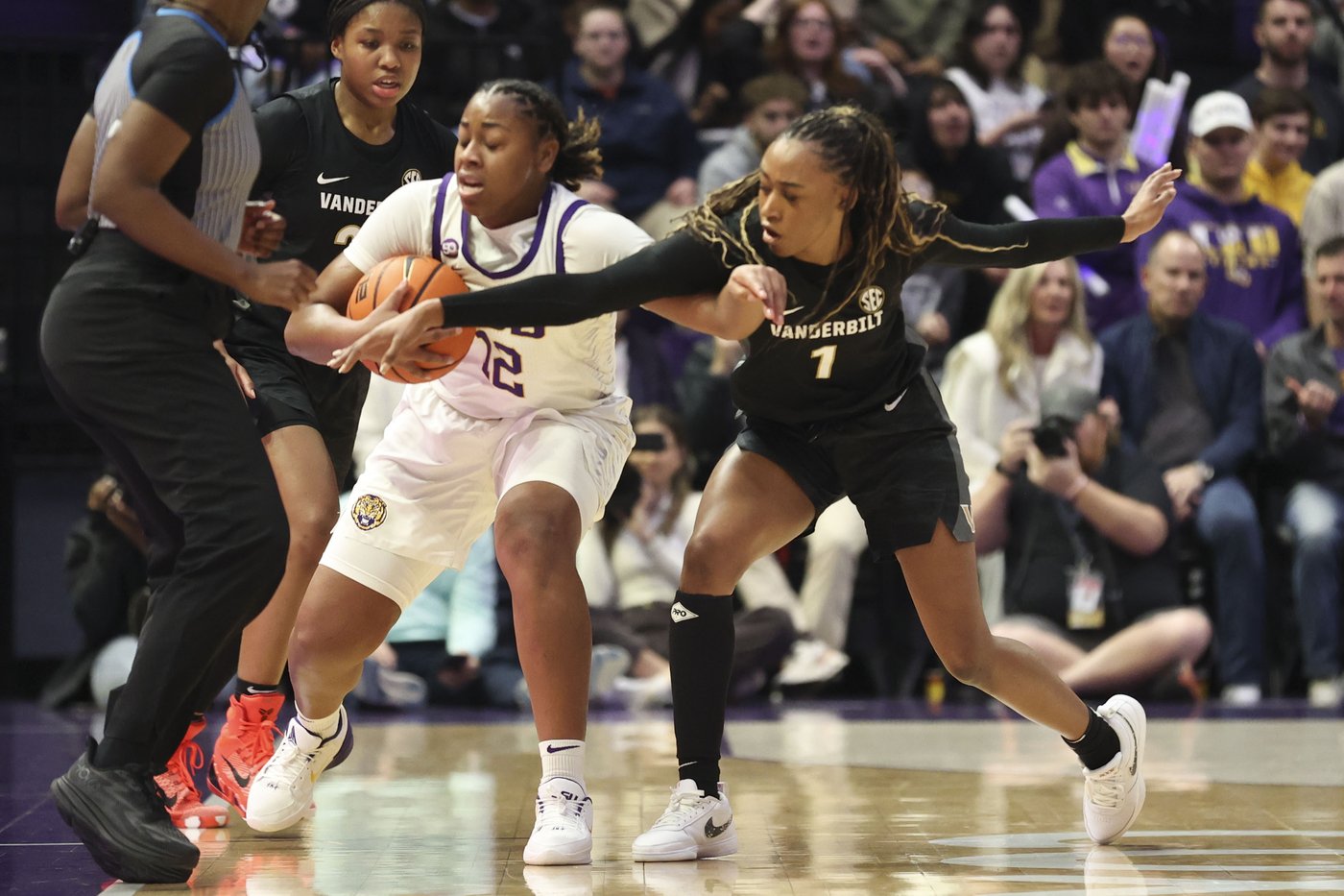 Aneesah Morrow gets 23 points, 15 rebounds as undefeated No. 5 LSU beats Vanderbilt 83-77 | iNFOnews.ca Aneesah Morrow gets 23 points, 15 rebounds as undefeated No. 5 LSU beats Vanderbilt 83-77 | iNFOnews.ca
