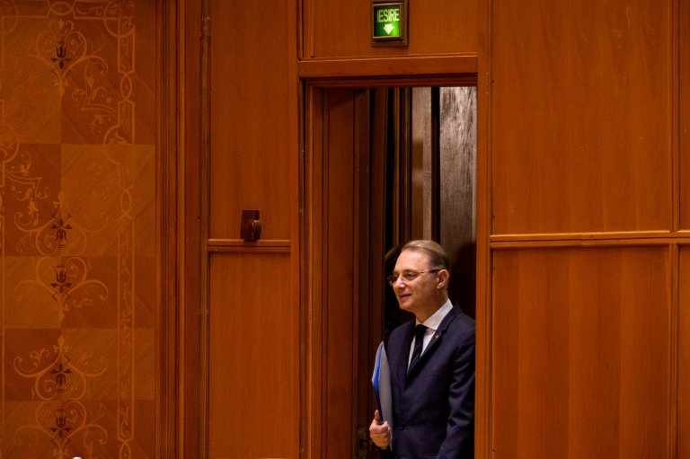 Romanian lawmakers back Cabinet of independent Luca Niculescu seeking to end a months-long crisis | iNFOnews.ca