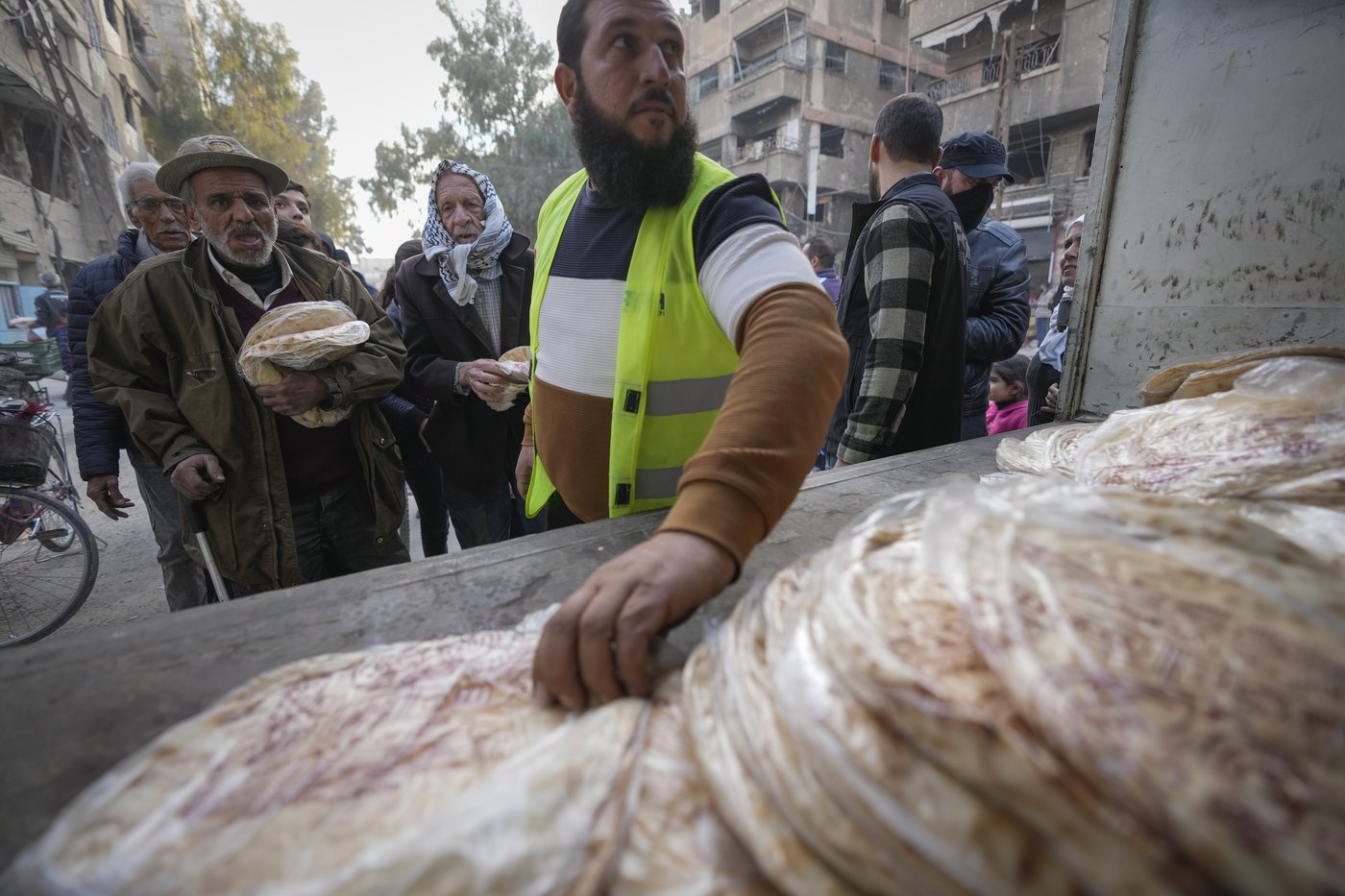 Palestinian refugees return to Yarmouk amid questions about their place in the new Syria | iNFOnews.ca