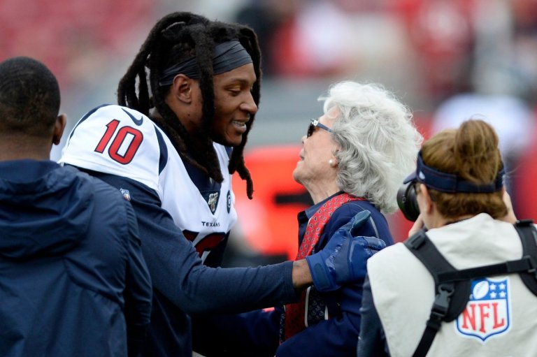 DeAndre Hopkins is with the Patriots at training camp, shadowing coaches and other staff | iNFOnews.ca