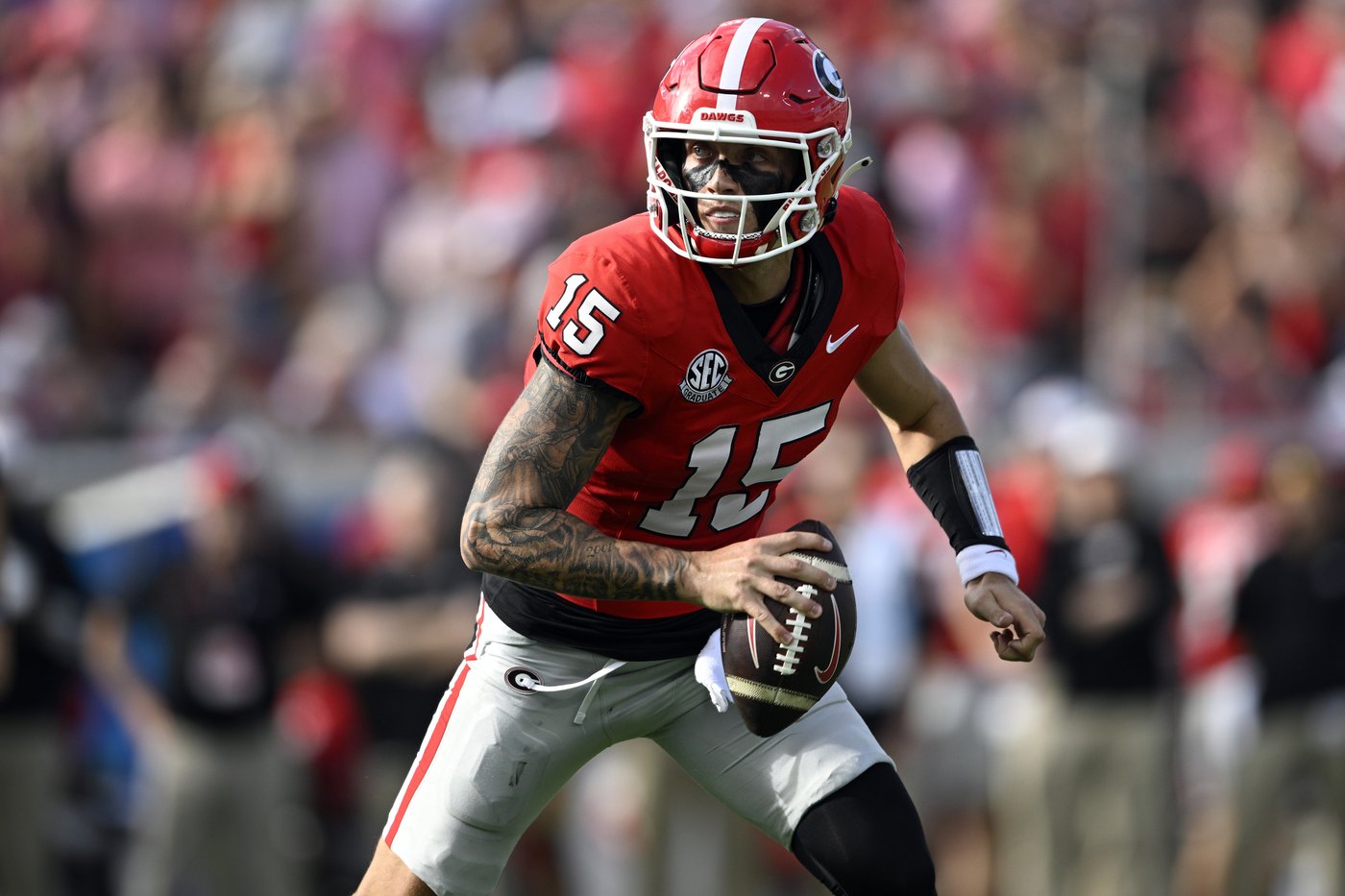 Former Georgia quarterback Carson Beck says he has committed to Miami for 2025 season | iNFOnews.ca