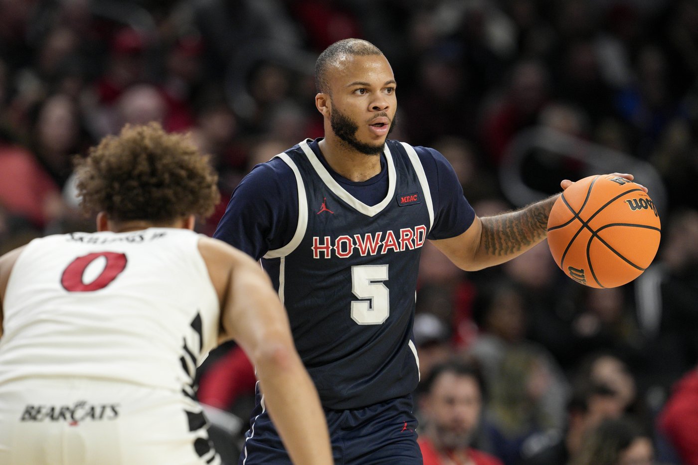 No. 14 Cincinnati pulls away in the second half and beats Howard 84-67 | iNFOnews.ca