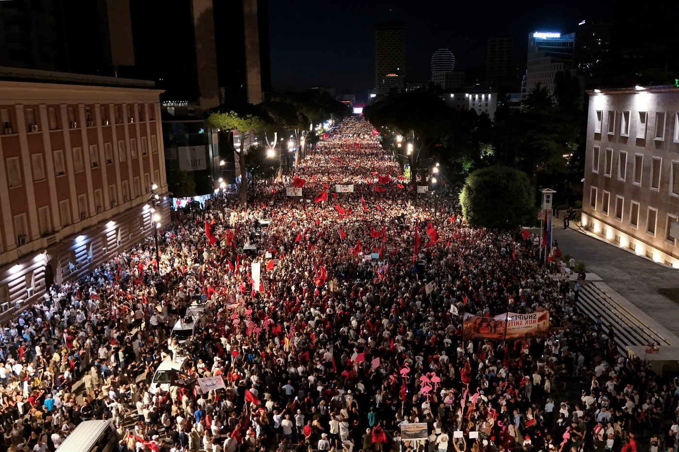 Albanians take to the streets in protest for the 35th night in a row | iNFOnews.ca Albanians take to the streets in protest for the 35th night in a row | iNFOnews.ca