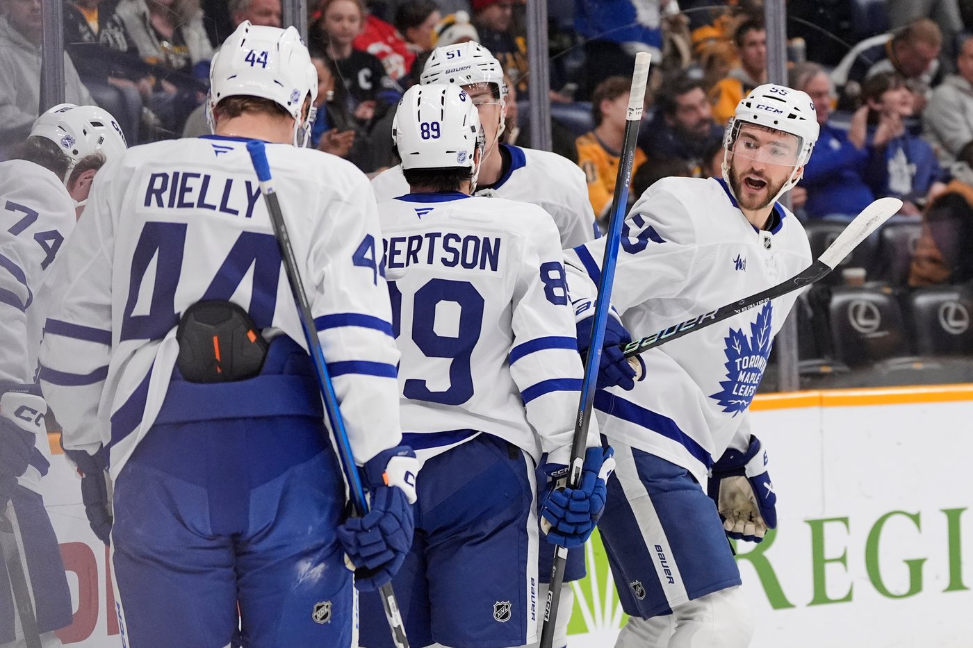 Luke Evangelista breaks third-period tie as Predators beat Leafs 5-3 | iNFOnews.ca Luke Evangelista breaks third-period tie as Predators beat Leafs 5-3 | iNFOnews.ca
