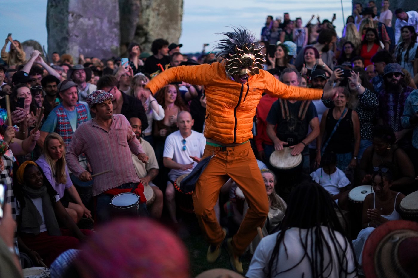 Welcoming the longest day at Stonehenge, in photos | iNFOnews.ca