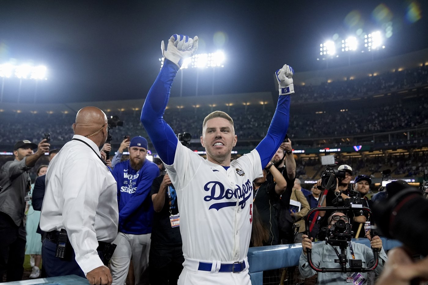 Freddie Freeman's World Series grand slam sparks a joyous family moment in a difficult year | iNFOnews.ca