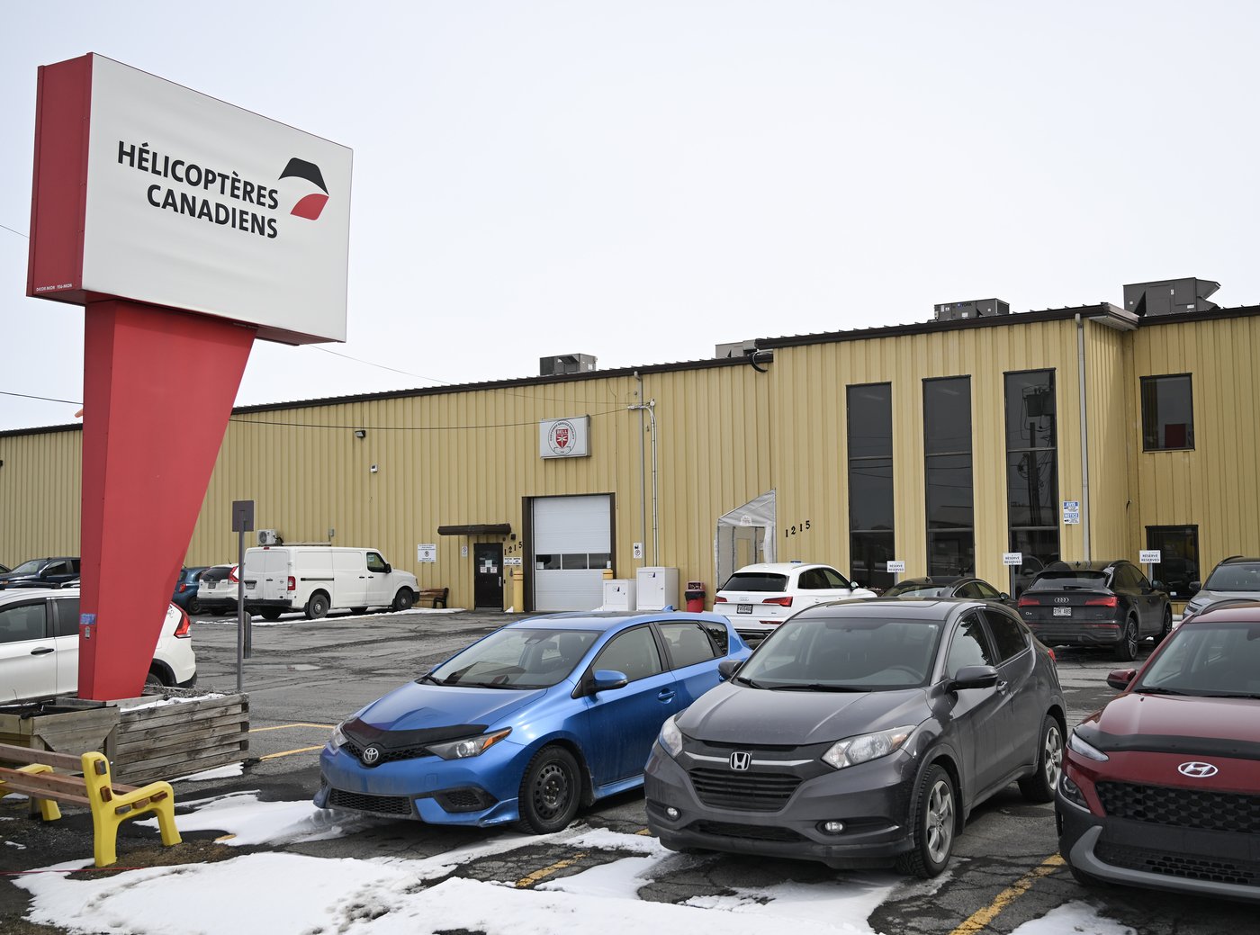 Hometown mourns Quebec pilot Antoine Forest, who died in LaGuardia crash | iNFOnews.ca
