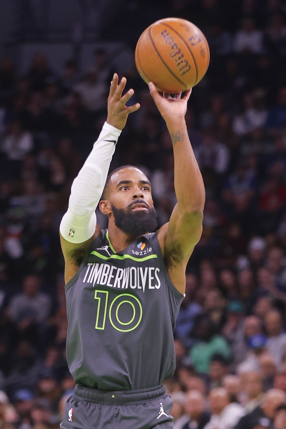 Timberwolves stop 4-game losing streak by fending off Clippers 93-92 in NBA Cup play | iNFOnews.ca Timberwolves stop 4-game losing streak by fending off Clippers 93-92 in NBA Cup play | iNFOnews.ca
