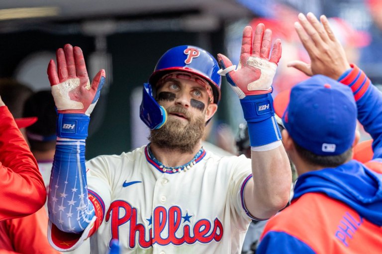 Phillies clinch NL wild card behind Wheeler for 5th straight playoff appearance with win over Rays | iNFOnews.ca