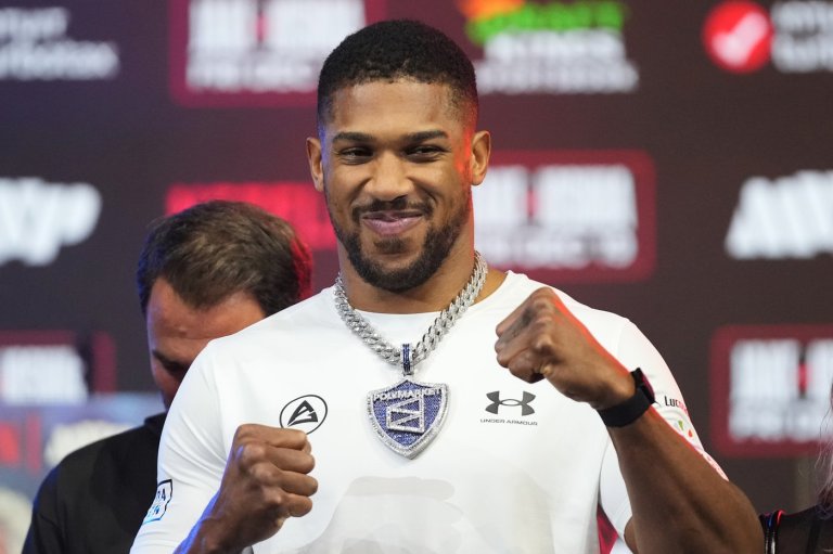 Former heavyweight champion Anthony Joshua involved in a car accident in Nigeria | iNFOnews.ca