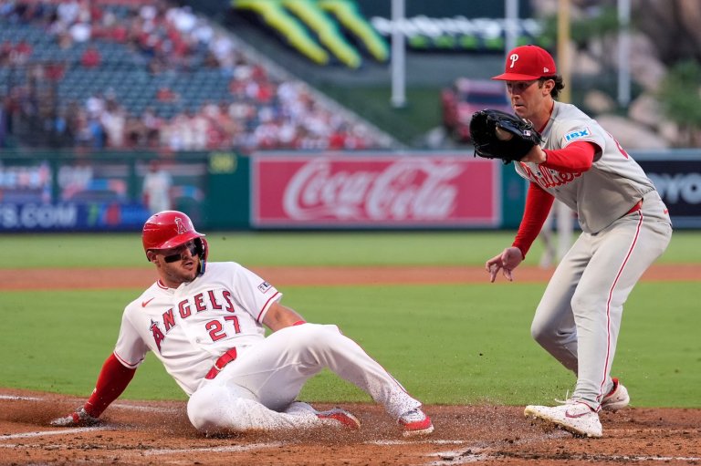 Edmundo Sosa's pinch-hit grand slam in 9th propels Phillies to a wild 5-3 win over Angels | iNFOnews.ca