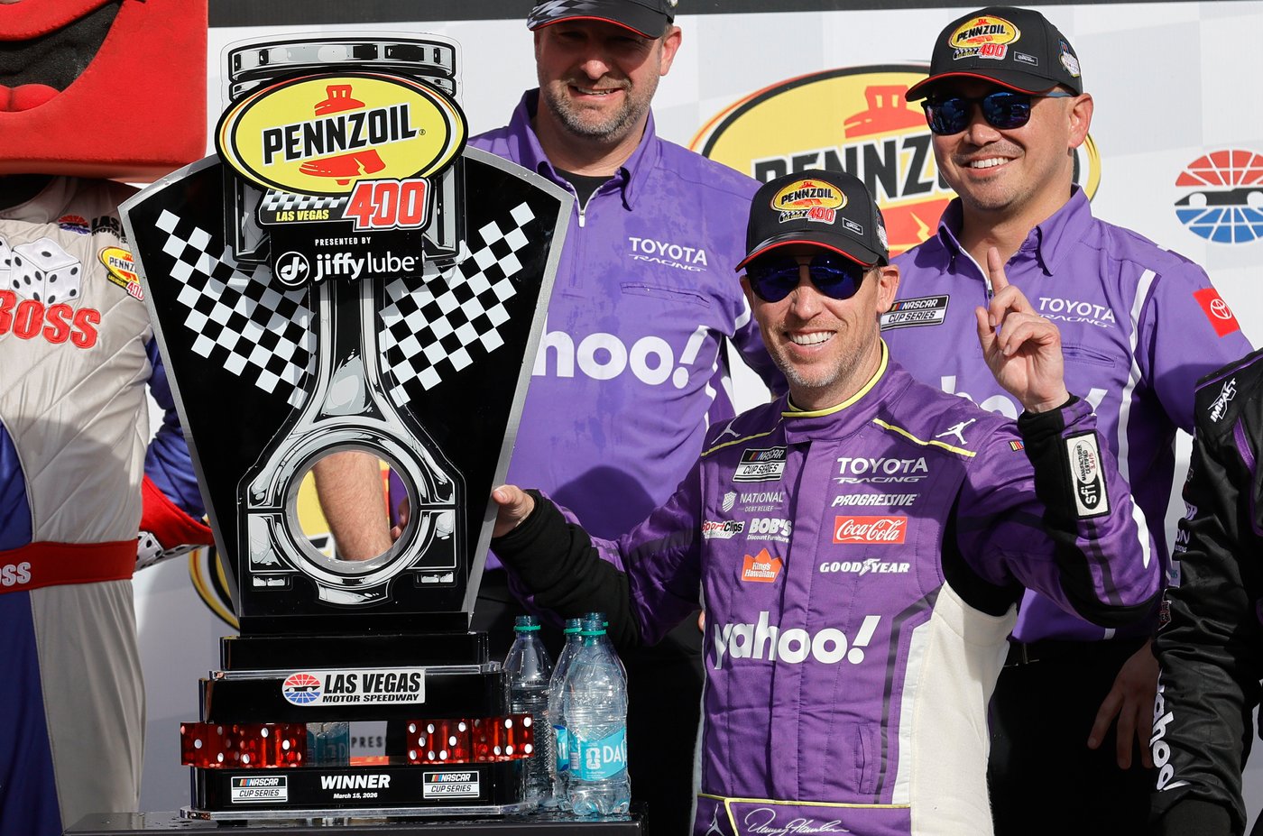Denny Hamlin storms back to win at Las Vegas after early penalty | iNFOnews.ca